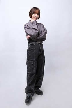 プロフィール 全身