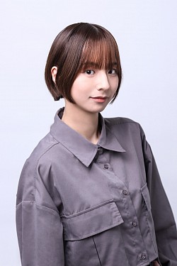 プロフィール バストアップ